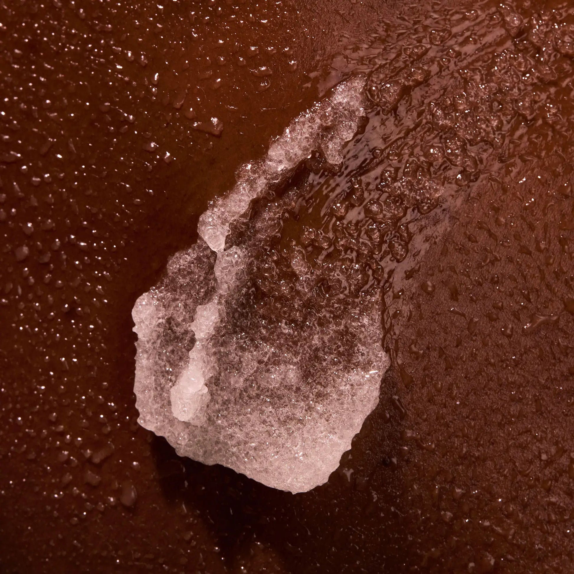 the-glow-getter-multi-oil-body-scrub-r0 NATR-40028-Alt-Image-TheGlowGetterMulti-OilBodyScrub-08.webp