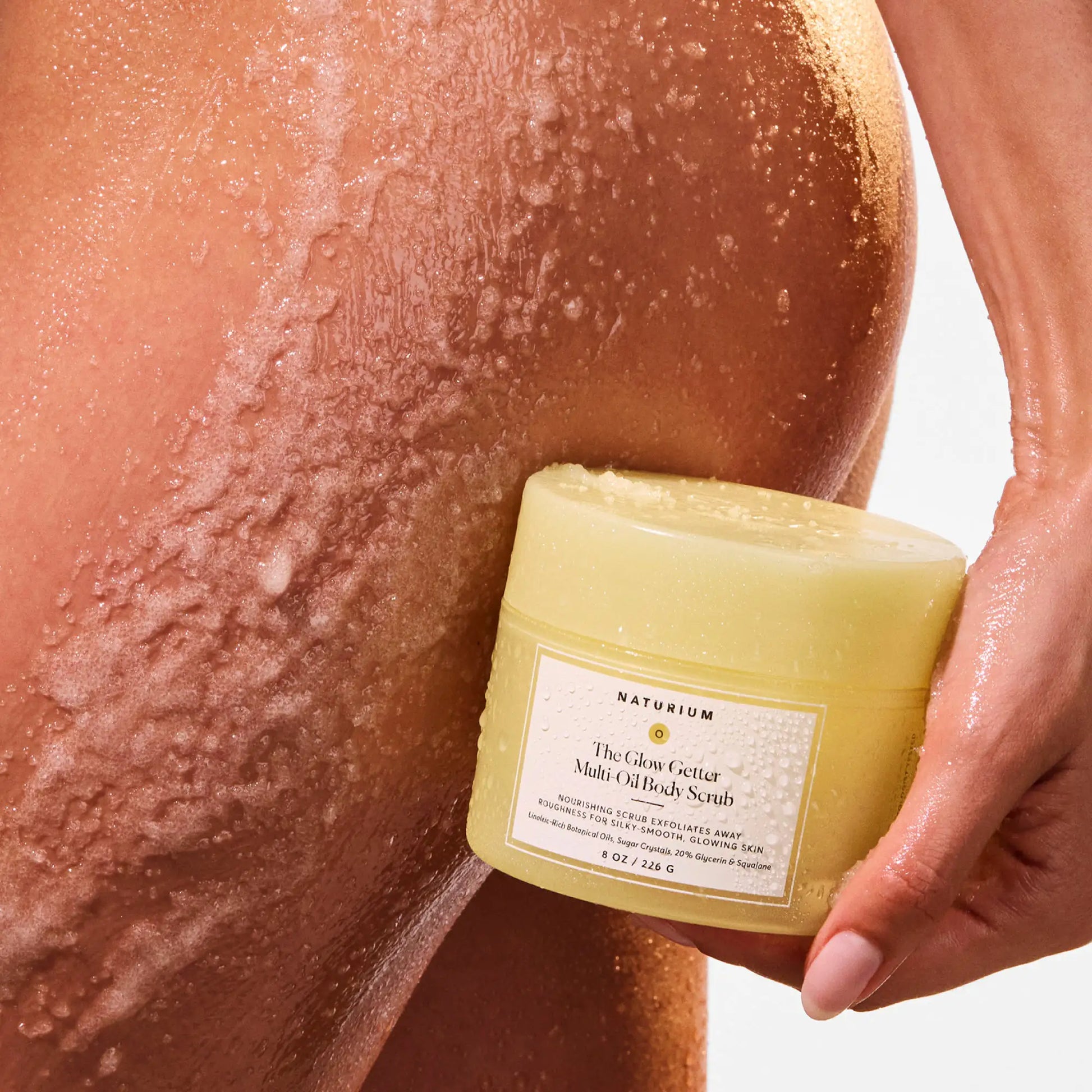 the-glow-getter-multi-oil-body-scrub-r0 NATR-40028-Alt-Image-The_Glow_Getter_Multi-Oil_Body_Scrub-07.webp